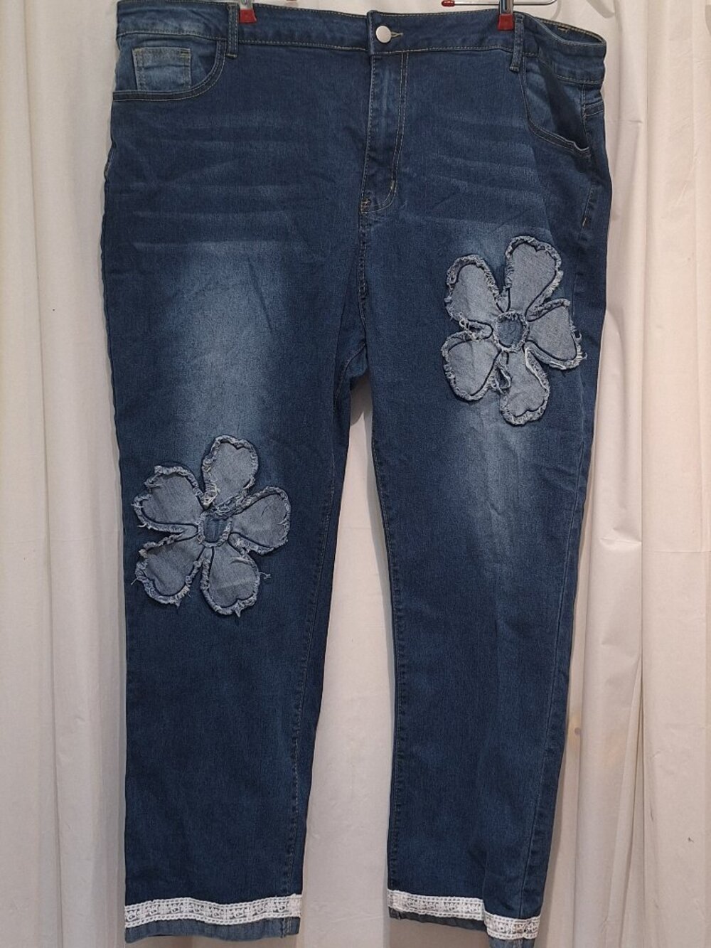 Women’s Jeans SIZE 3X  PLUS SIZE Decorative Flower Appliques NWOT
